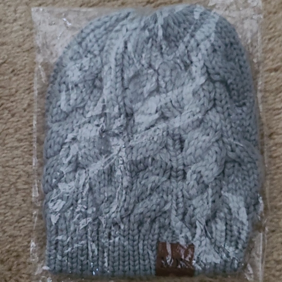 New ponytail beanie - Picture 6 of 8
